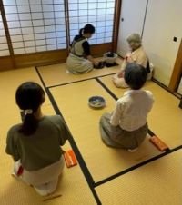 初心者のための裏千家茶道教室の教室風景・作品