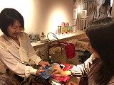 本当の自分とつながる「ボイジャータロット講座」体験会の教室風景・作品